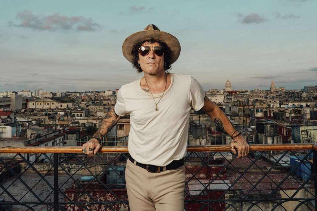 Bunbury estrena “De un siglo anterior” y cierra una etapa musical