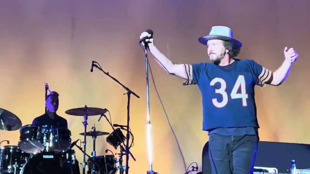 Pearl Jam vuelve al escenario tras la salida de su baterista