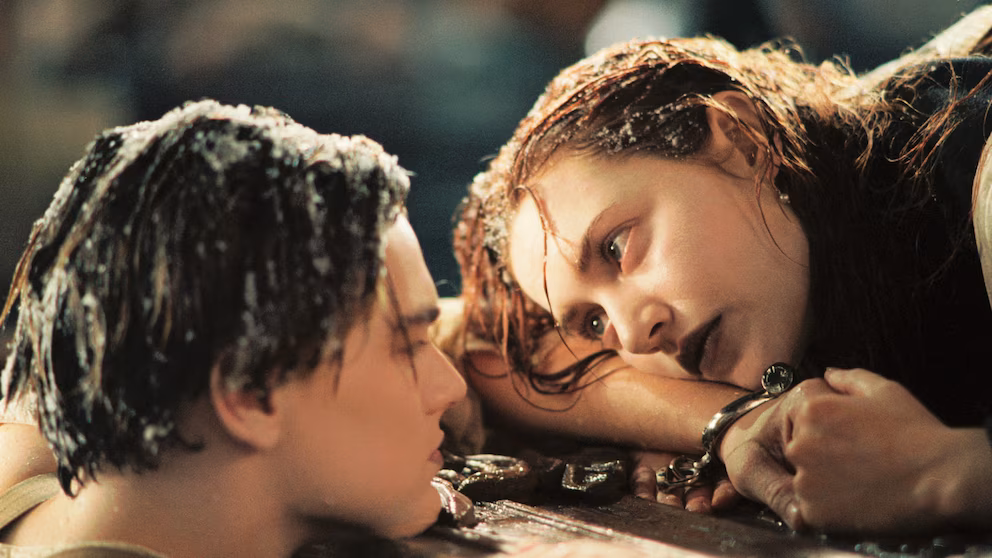 La historia «real» de la escena final de Titanic que lo cambia todo