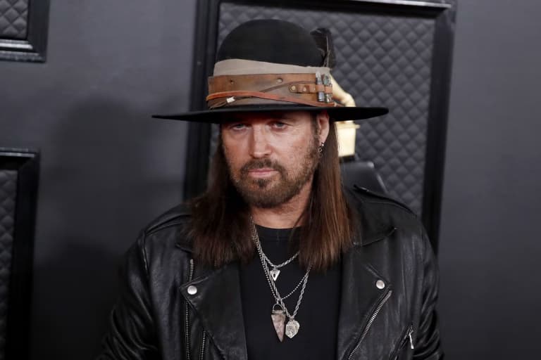Billy Ray Cyrus casi muere por sepsis durante 2024