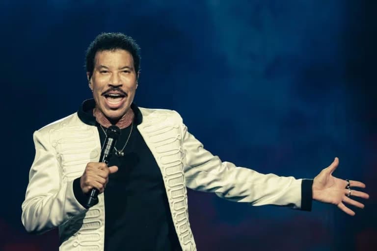 Exesposa de Lionel Richie confirma que el cantante «ya se siente bien y volverá al escenario»