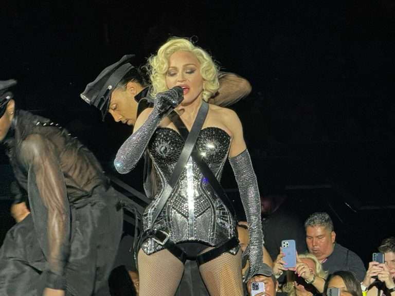 Madonna pide guardar los celulares en sus conciertos