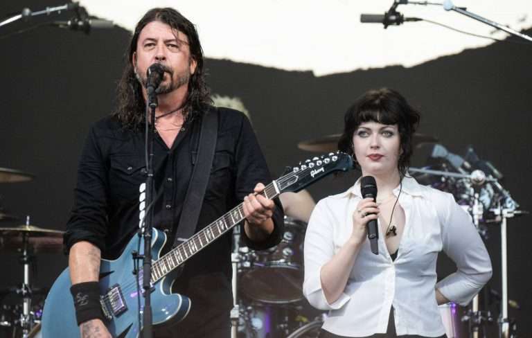 Violet Grohl, hija de Dave Grohl lanza su disco debut «Be sweet to me»