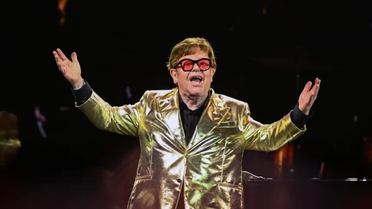 Elton John celebra 36 años de completa sobriedad