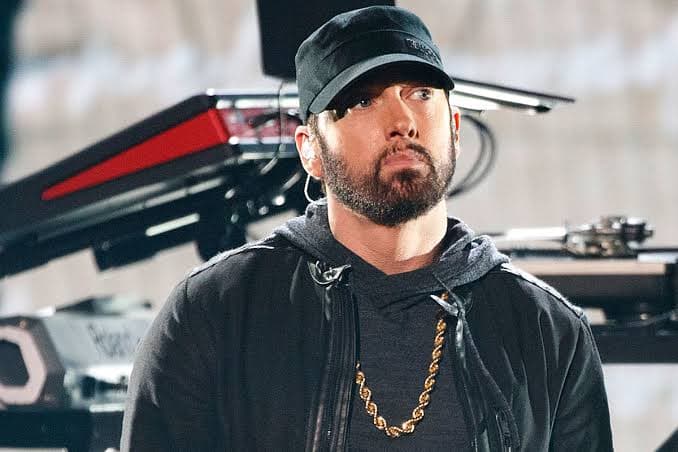 Eminem subasta 117 pares de tenis de su colección personal, dinero que destinará a la caridad