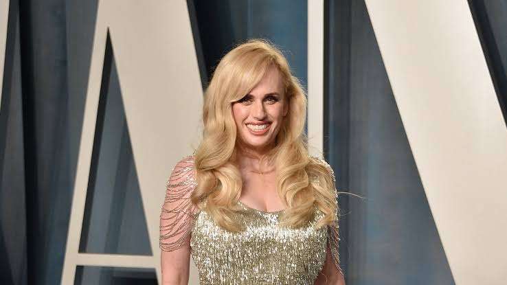 Rebel Wilson gana demanda de difamación presentada por joven actriz