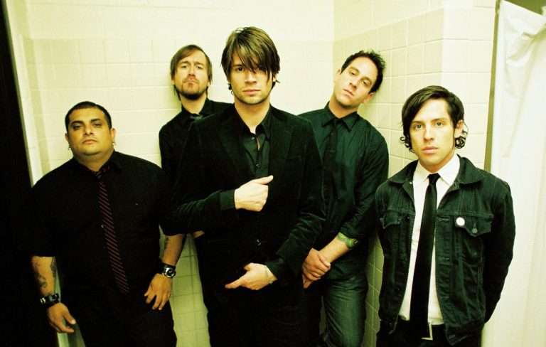 Taking Back Sunday relanza ‘Louder Now’ en su aniversario 20