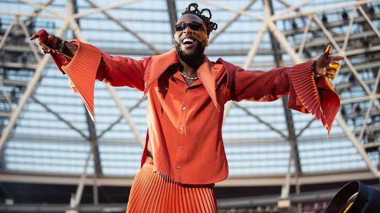 Burna Boy encabezará el medio tiempo del juego NFL en París