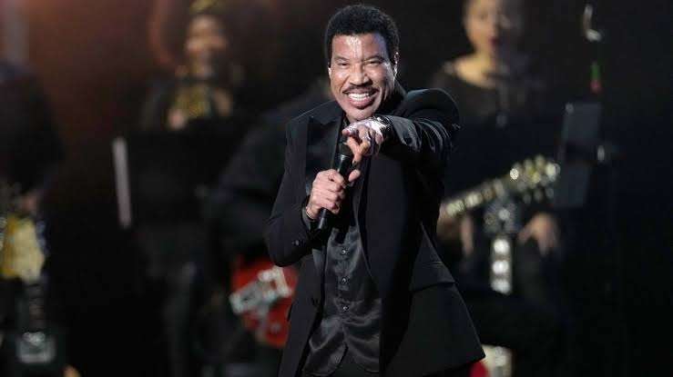 Lionel Richie «otra vez» hospitalizado: canceló sus conciertos
