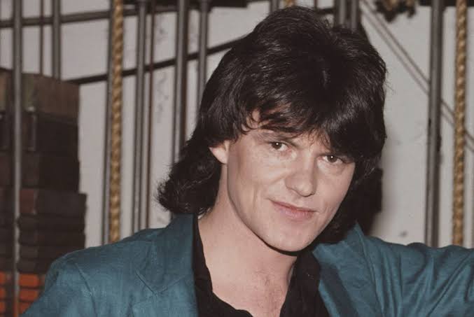 Las canciones más famosas de Peter Byrne, voz de Naked Eyes