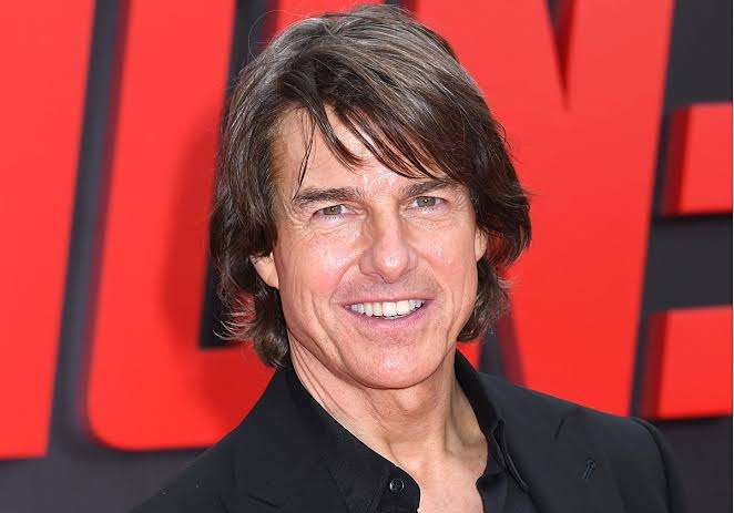 Con 64 años, Tom Cruise presume su físico en portada de famosa revista