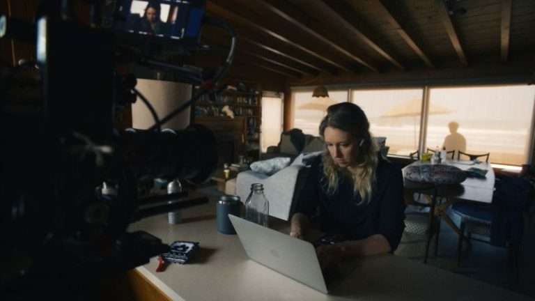 Documental sobre Elizabeth Holmes se convierte en uno de los mayores estrenos en décadas