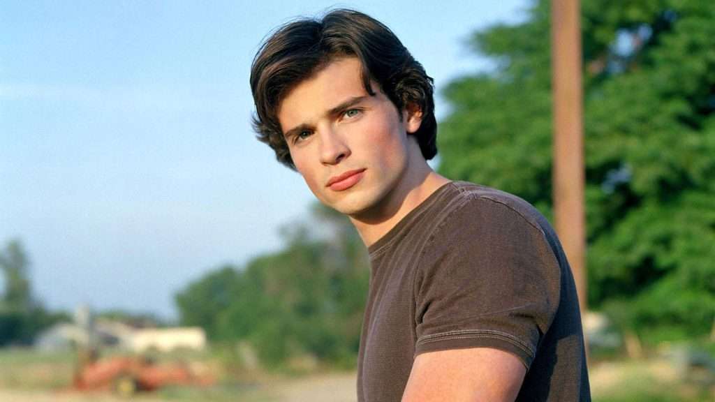 Actor de ‘Smallville’ reacciona por foto accidental sin ropa en una ventana de hotel