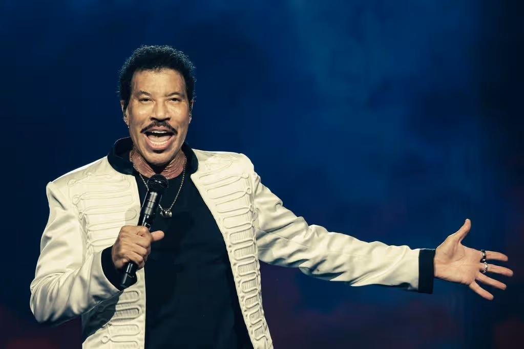 Exesposa de Lionel Richie confirma que el cantante «ya se siente bien y volverá al escenario»