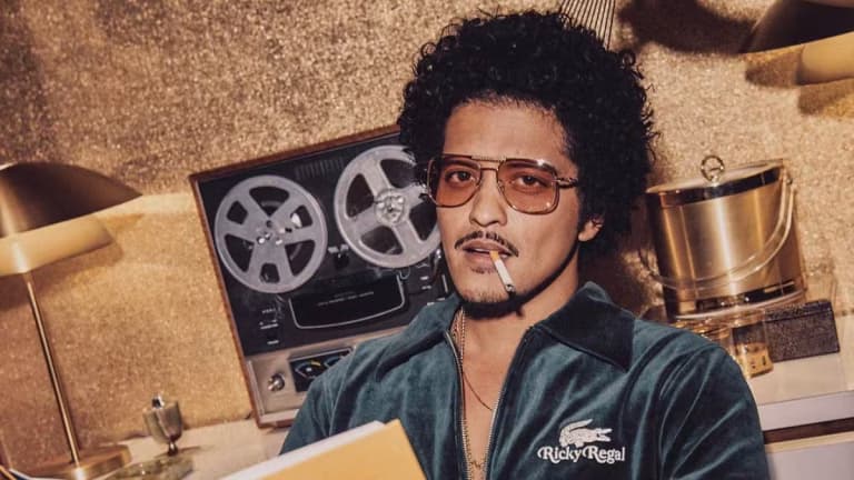 Bruno Mars toca el cencerro en el nuevo álbum de los Rolling Stones