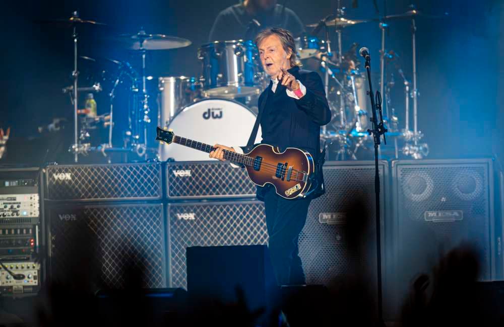 Paul McCartney sorprendió en la boda de Taylor Swift con un clásico de The Beatles