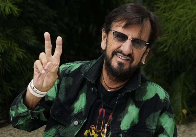 Ringo Starr recibe doctorado honoris causa a sus 86 años