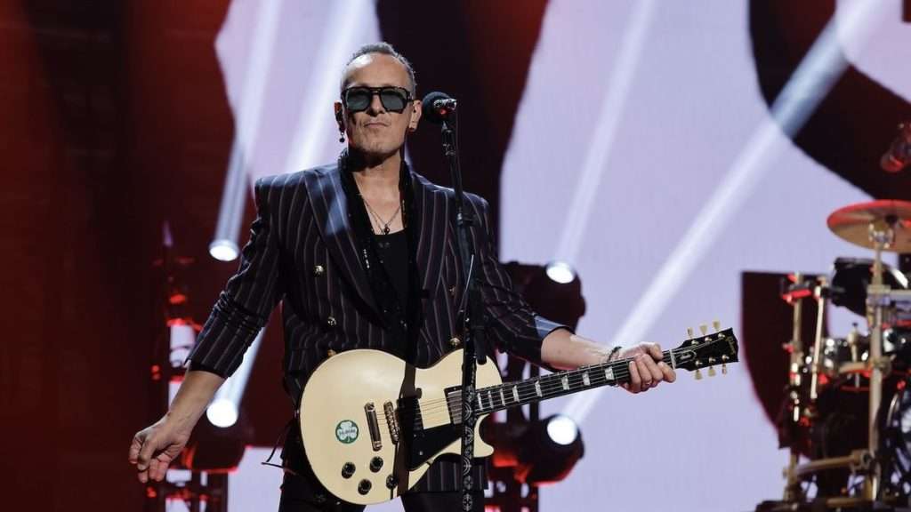 Guitarrista de ‘Def Leppard’ revela que su enfermedad regresó
