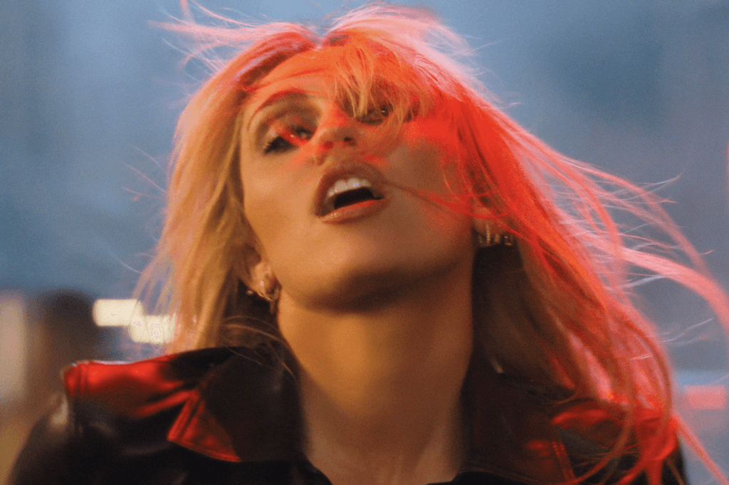 Miley lanza ‘Bass Persuades’, primer single de su décimo álbum